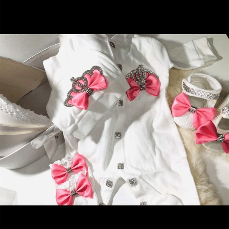 5-delige babykledingset van katoen met romper, broek, shirt en muts voor pasgeboren baby's