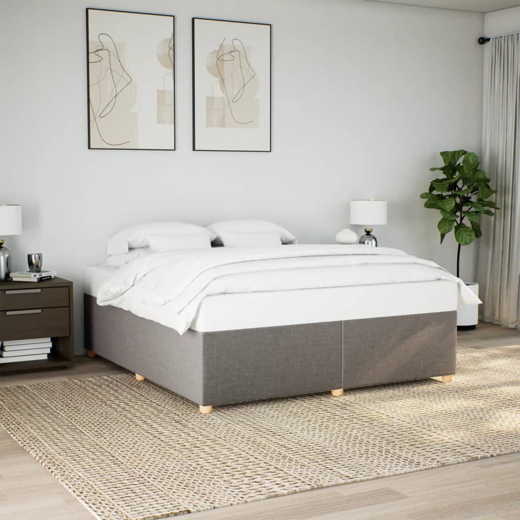 Taupekleurig gestoffeerd bedframe van 200x200 cm met stevige lattenbodem voor tweepersoonsmatras