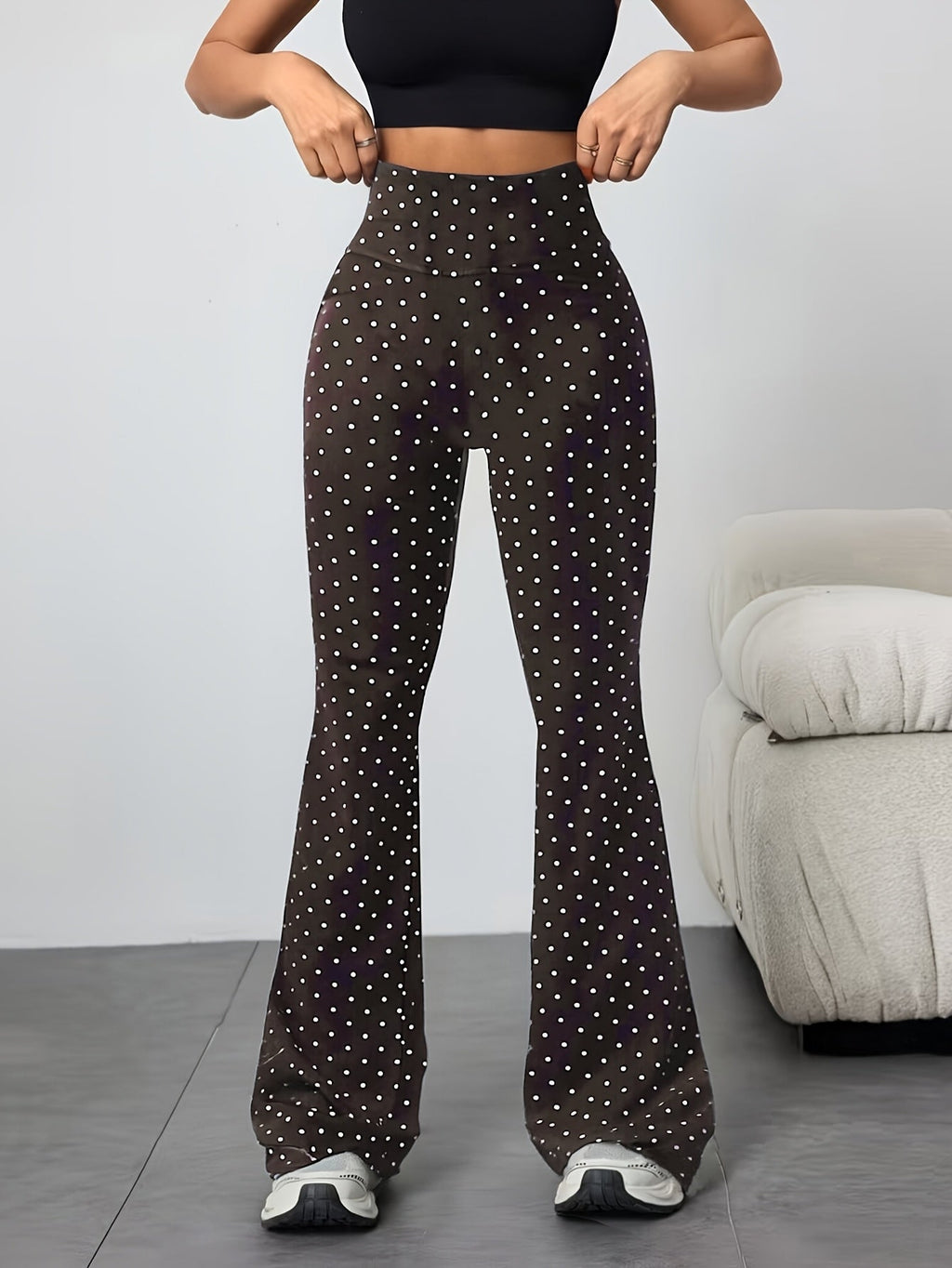 Dames flared broek met stippenprint en aansluitende pasvorm