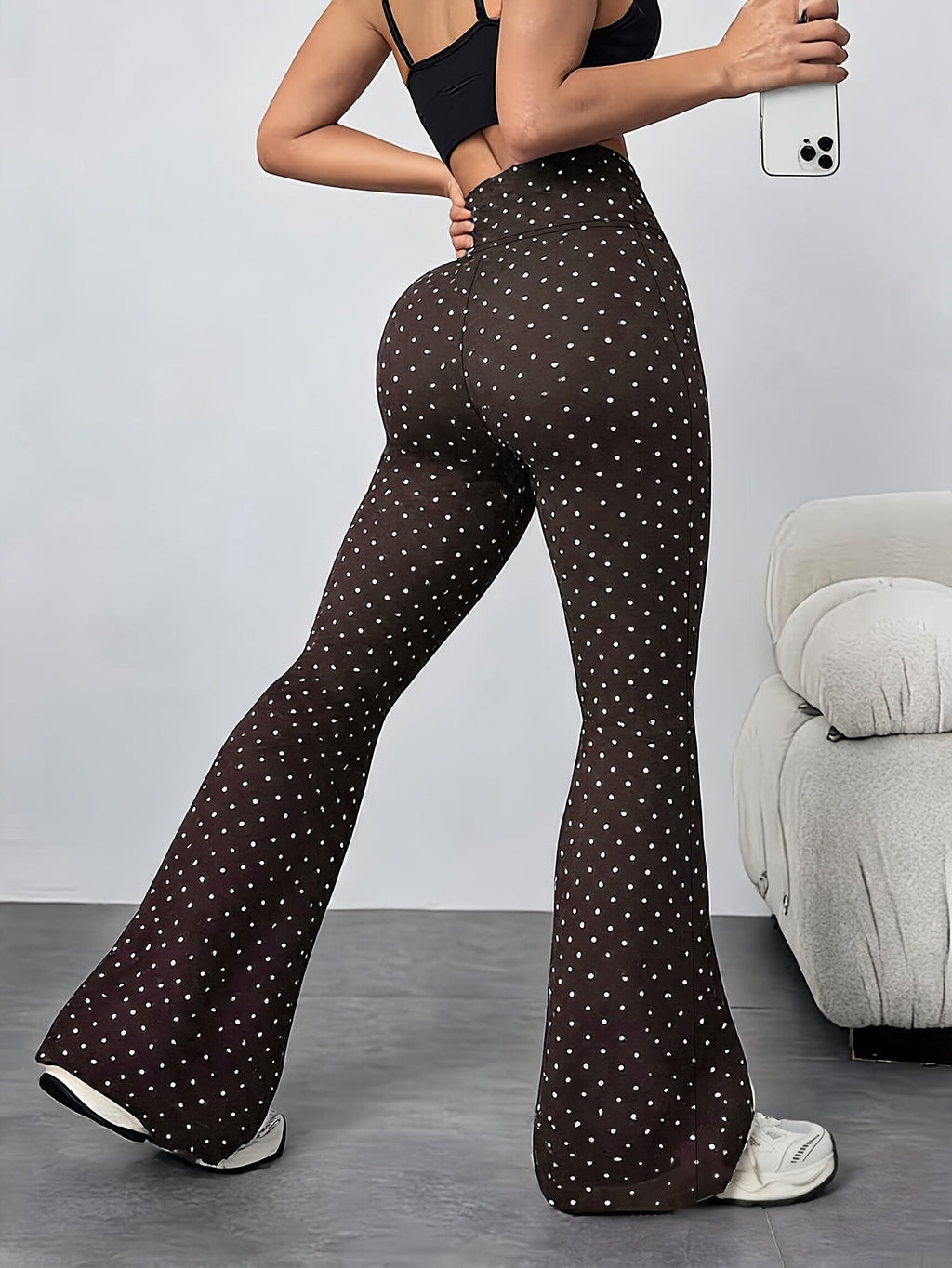 Dames flared broek met stippenprint en aansluitende pasvorm