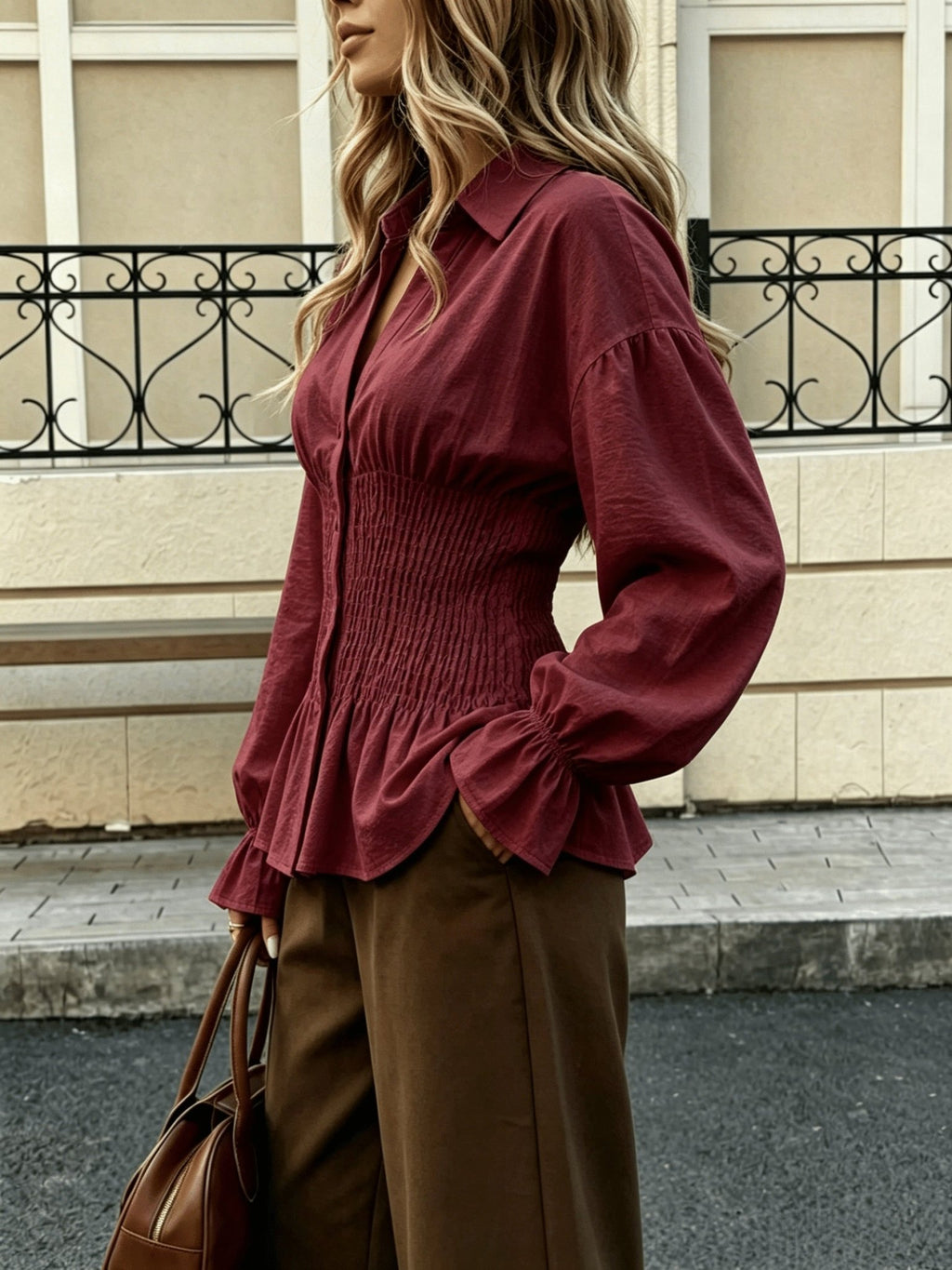 Elegante damesblouse met pofmouwen en getailleerde pasvorm