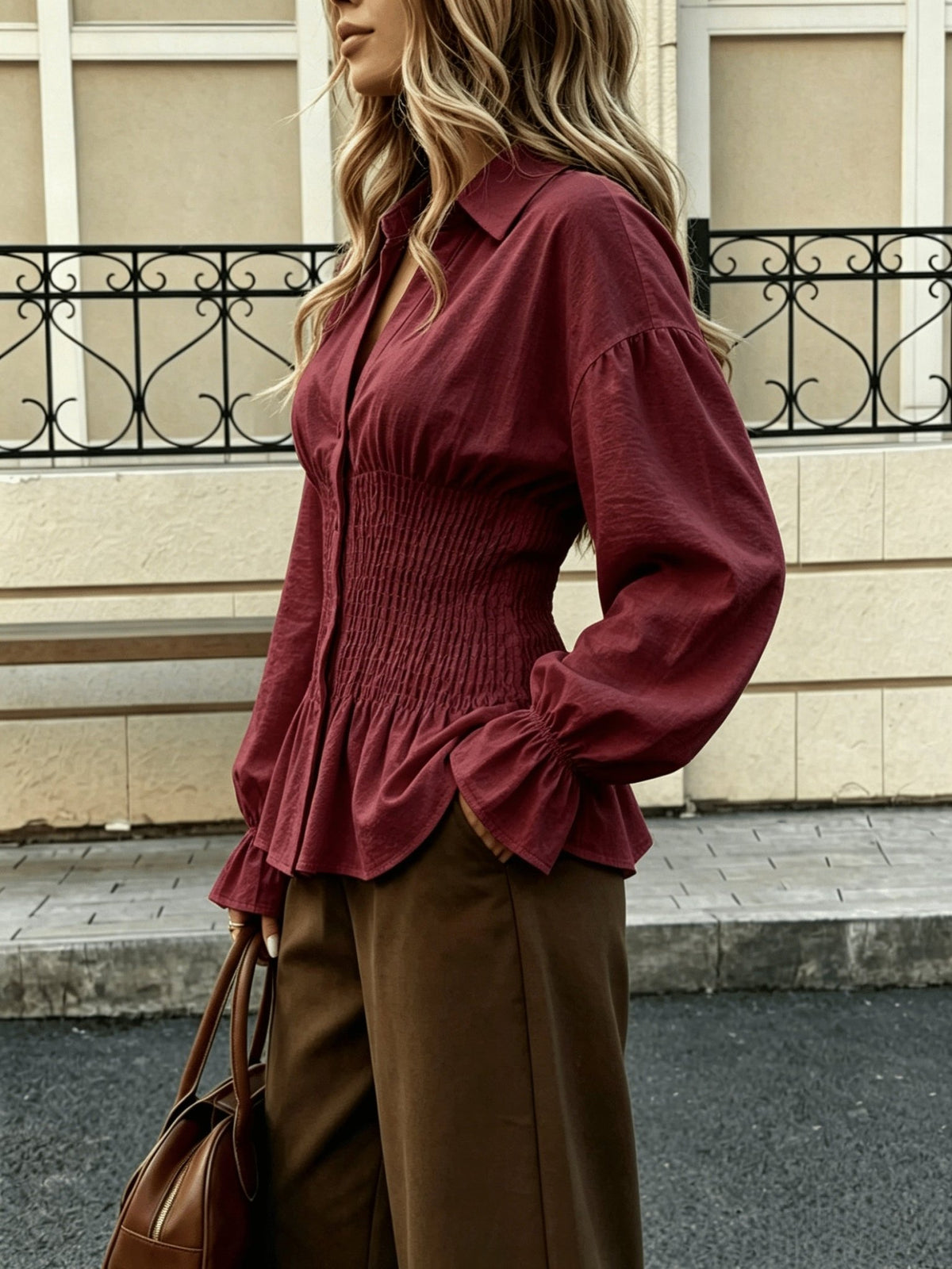 Elegante damesblouse met pofmouwen en getailleerde pasvorm