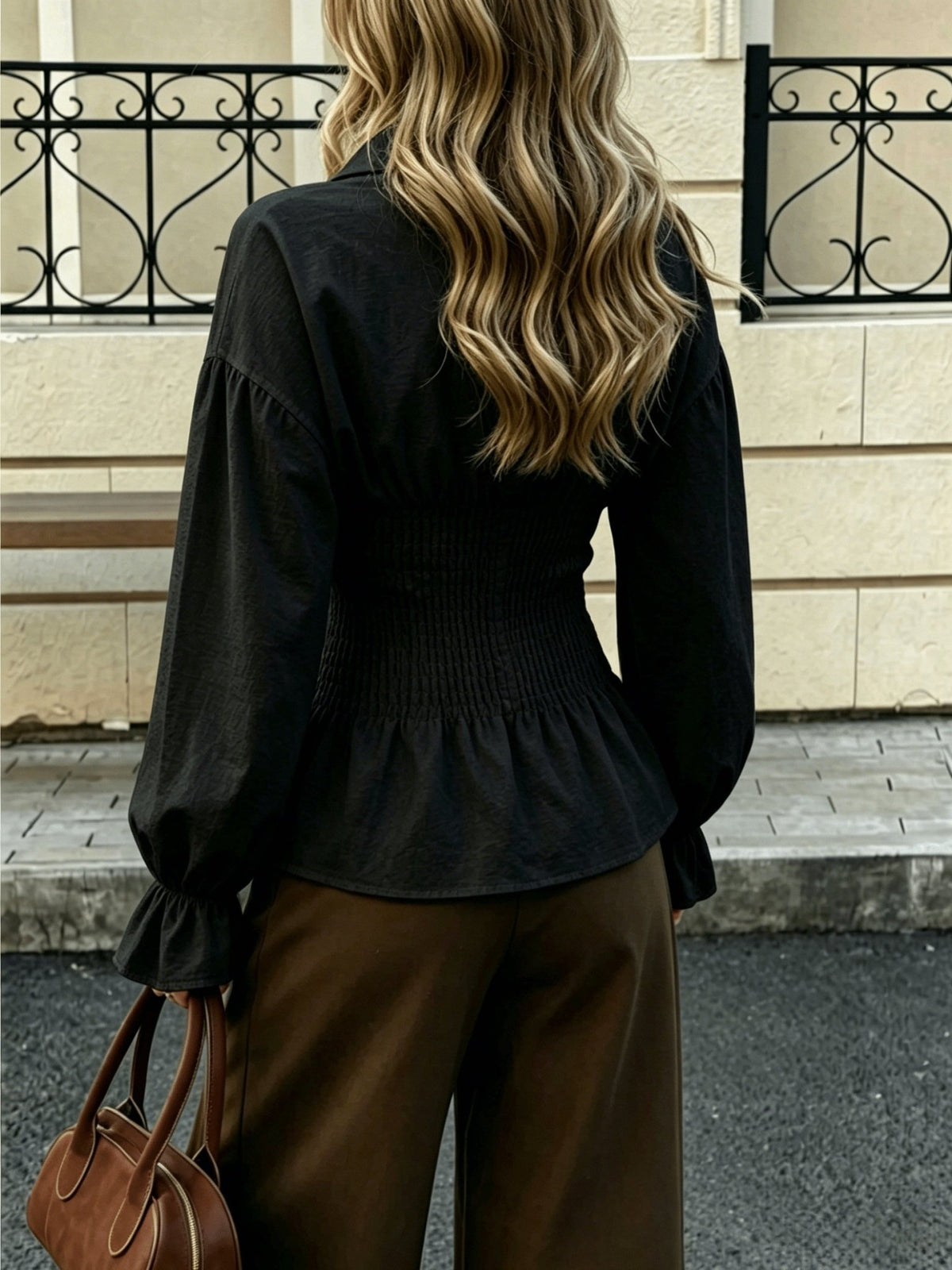 Elegante damesblouse met pofmouwen en getailleerde pasvorm