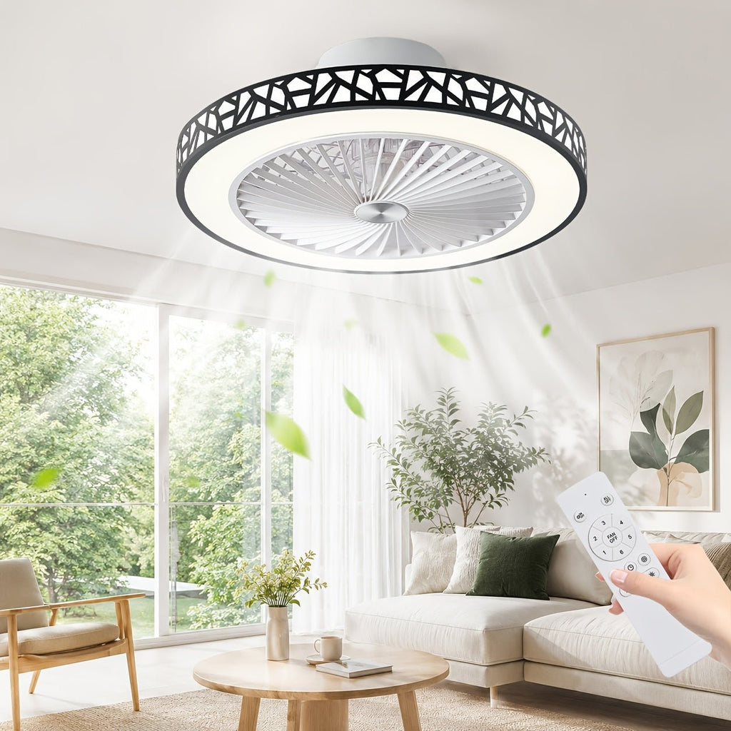 Lage plafondventilator met LED verlichting en stille motor voor slaapkamer en woonkamer.