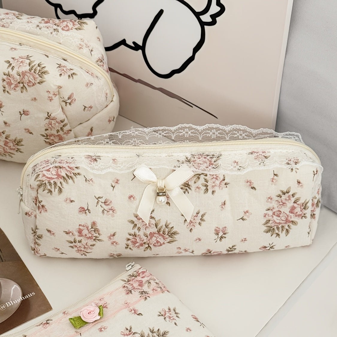 Vintage make-uptas met kanten afwerking en rozenprint - Spotlights shopping